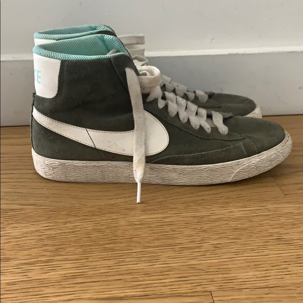 Nike Women's High-Top Sneakers in Olive Green, White & Mint